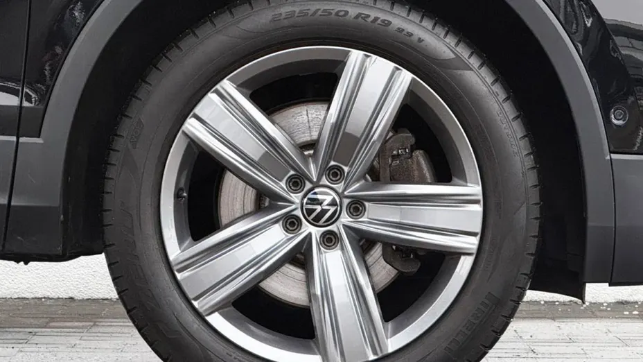 VOLKSWAGEN Tiguan Allspace -