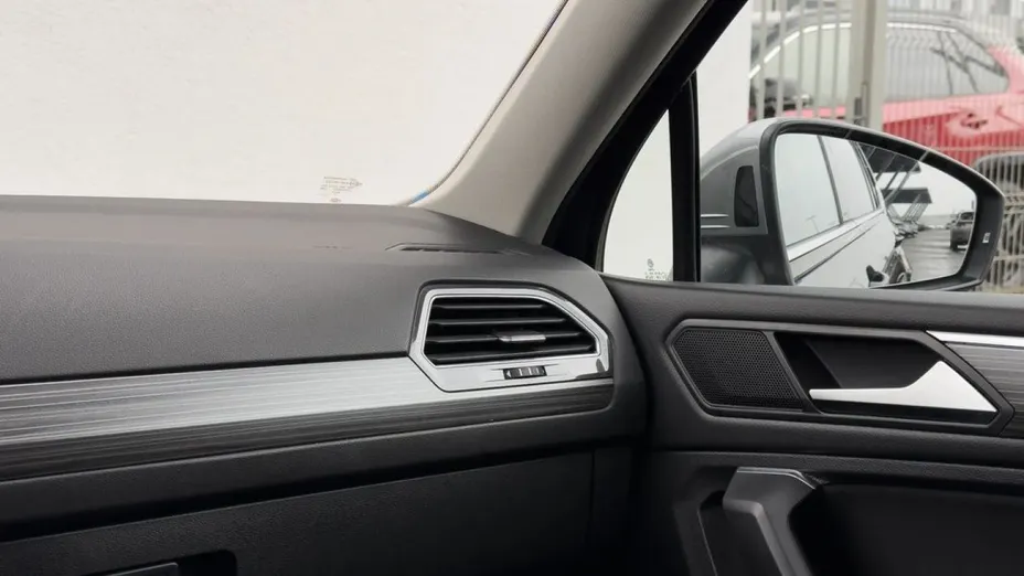 VOLKSWAGEN Tiguan Allspace -