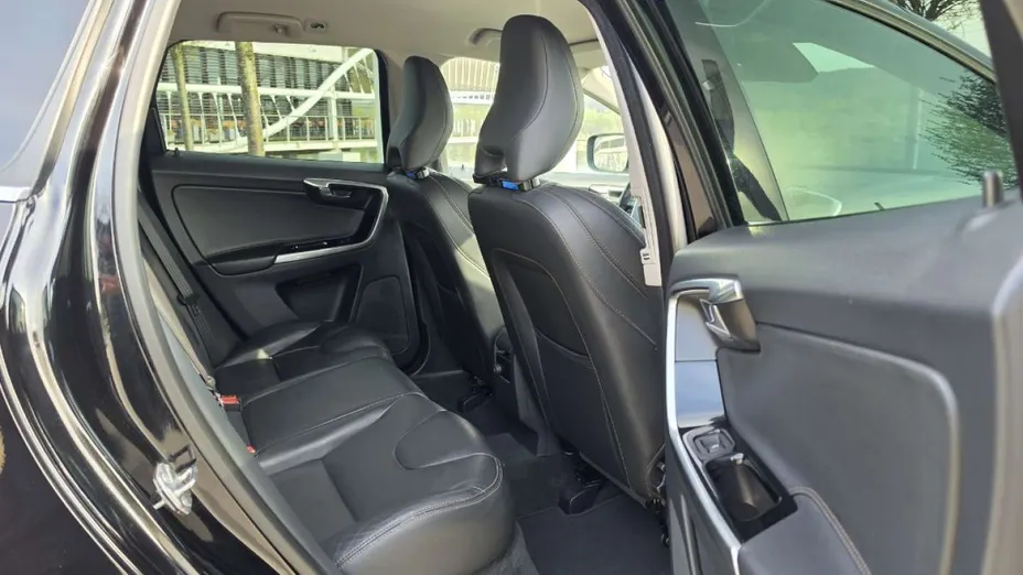 VOLVO XC60 -