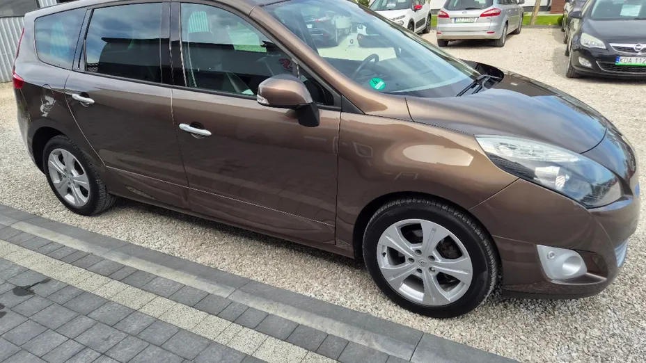 RENAULT Grand Scenic -