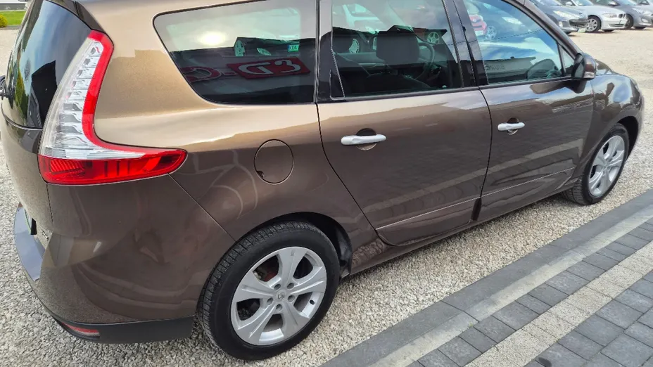 RENAULT Grand Scenic -