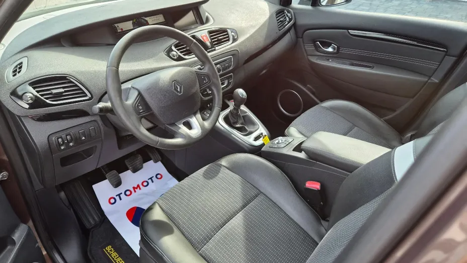 RENAULT Grand Scenic -