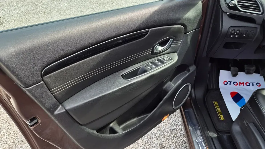 RENAULT Grand Scenic -