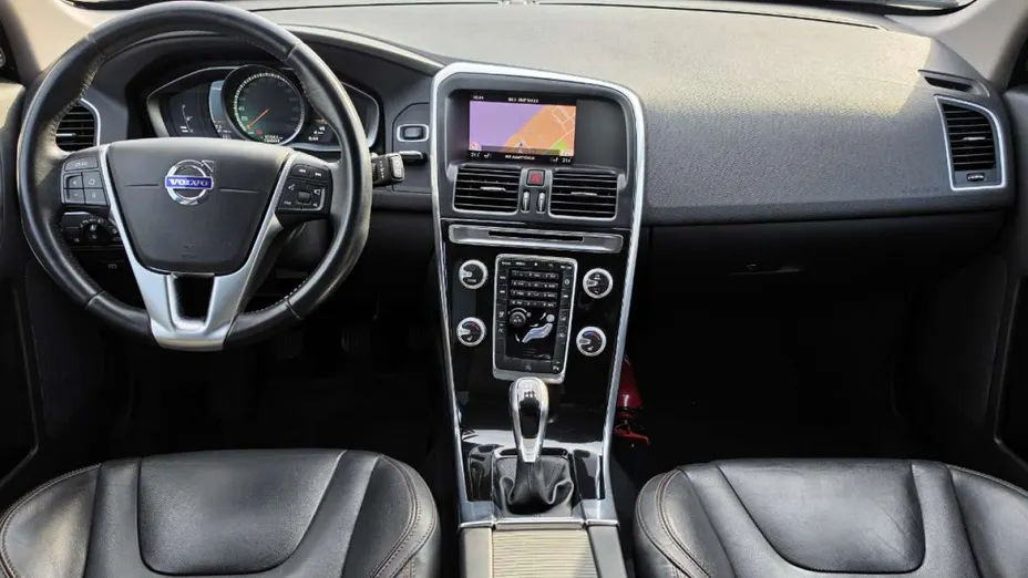 VOLVO XC60 -