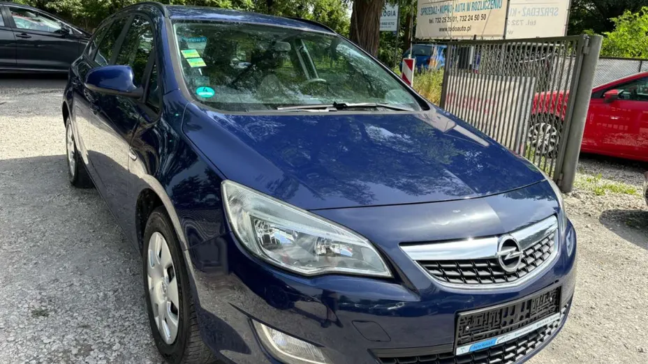 OPEL Astra -