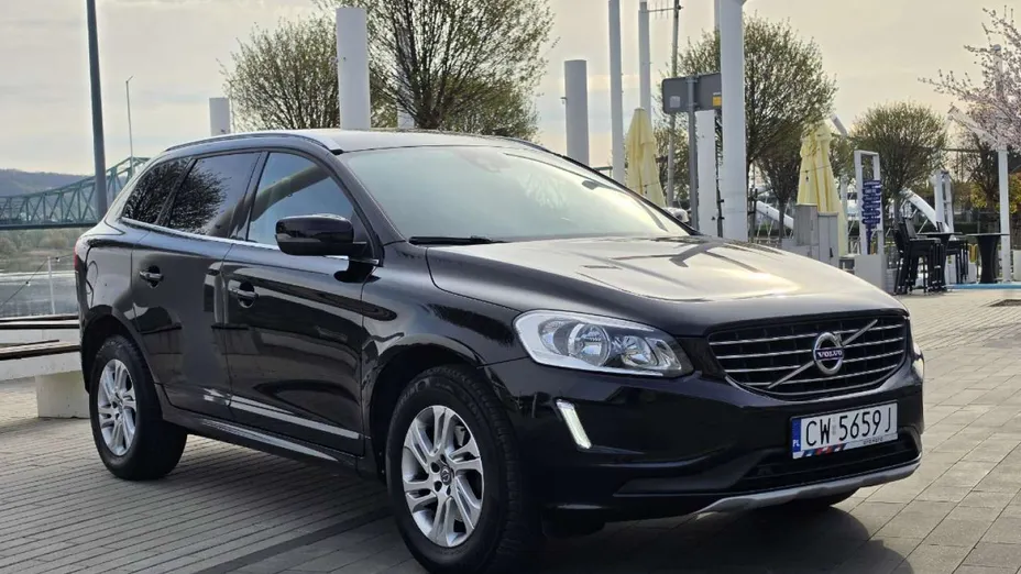VOLVO XC60 -