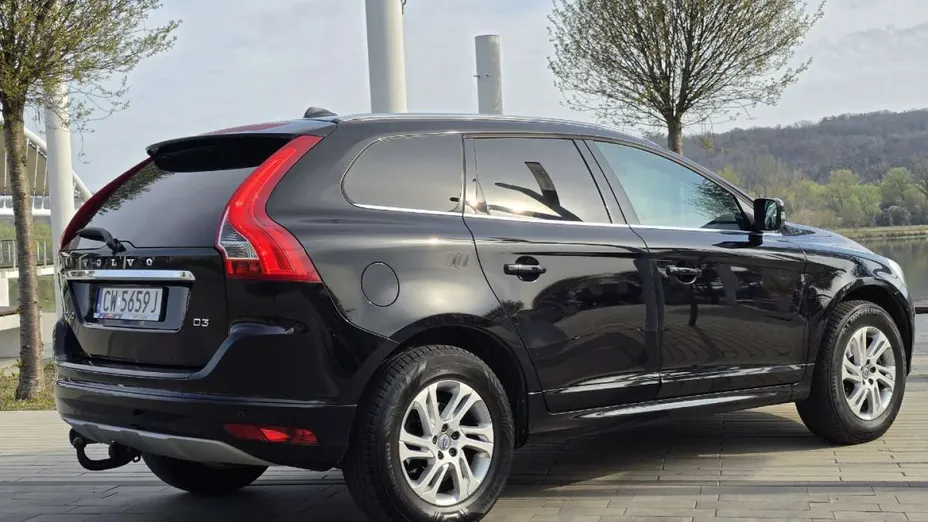 VOLVO XC60 -