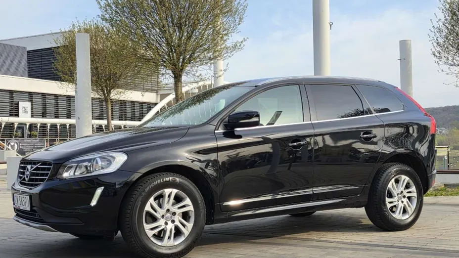 VOLVO XC60 -
