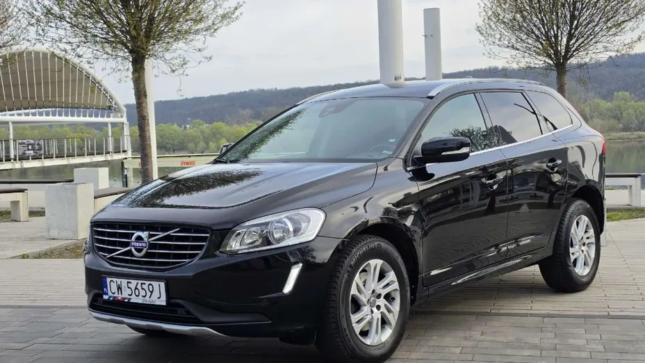 VOLVO XC60 -