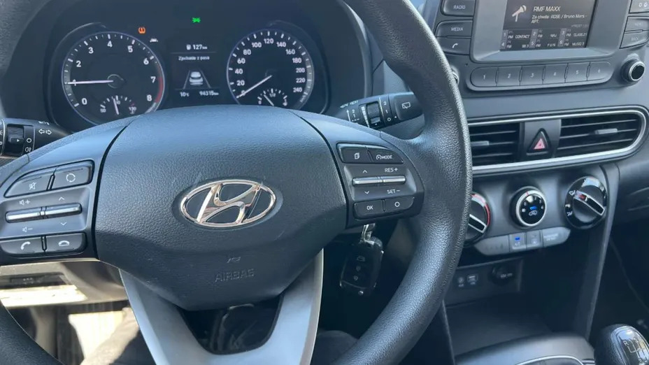 HYUNDAI Kona -