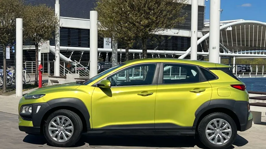 HYUNDAI Kona -