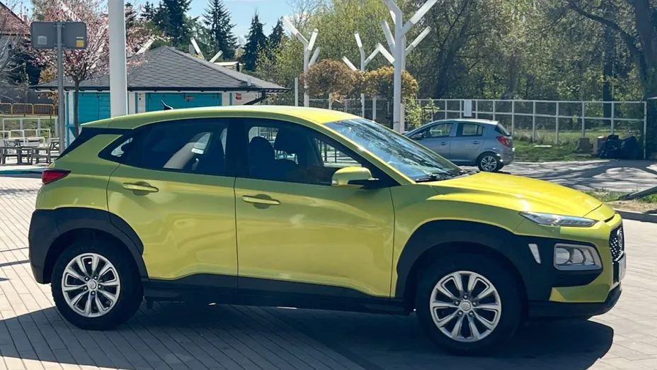 HYUNDAI Kona -
