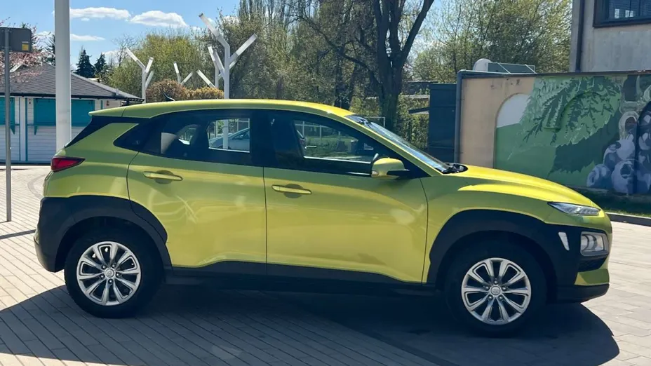 HYUNDAI Kona -