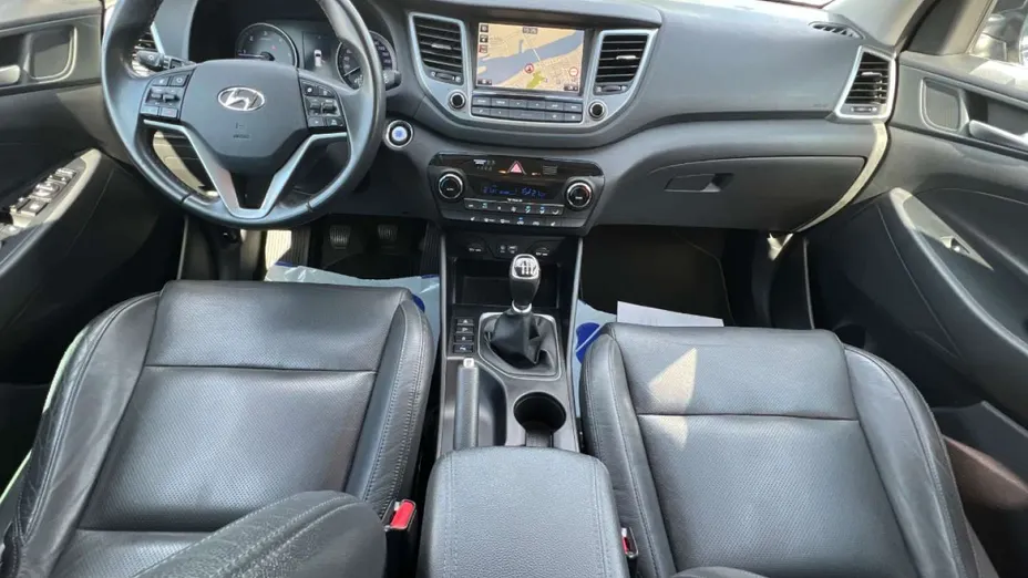 HYUNDAI Tucson -