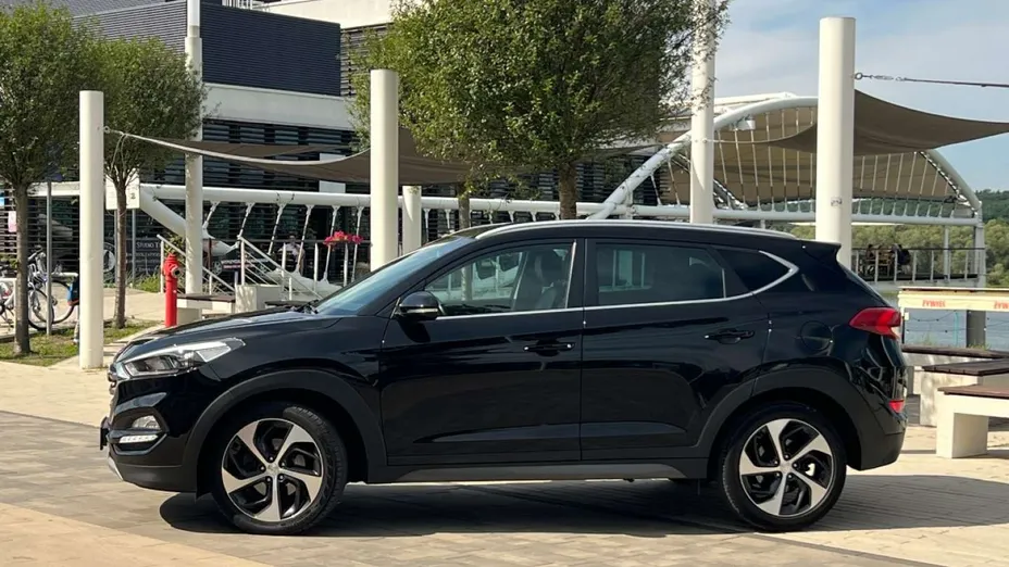 HYUNDAI Tucson -