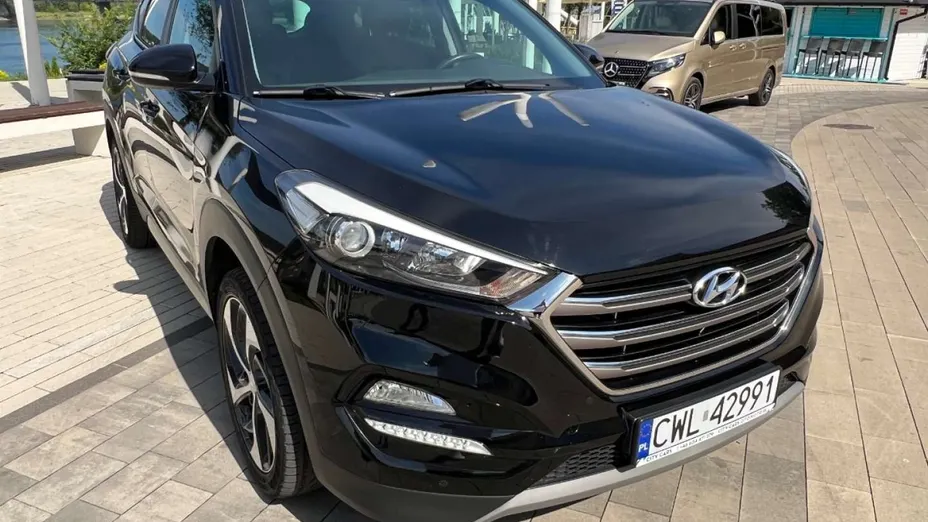 HYUNDAI Tucson -