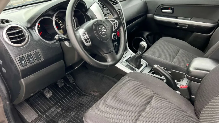 SUZUKI Grand Vitara -