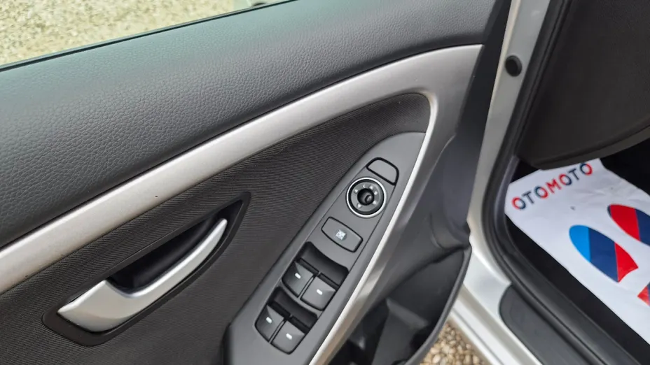 HYUNDAI i30 -
