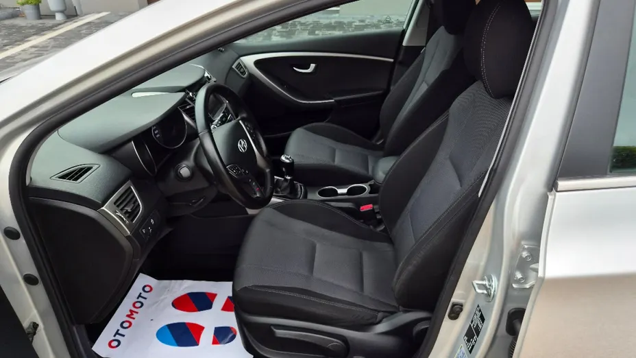 HYUNDAI i30 -