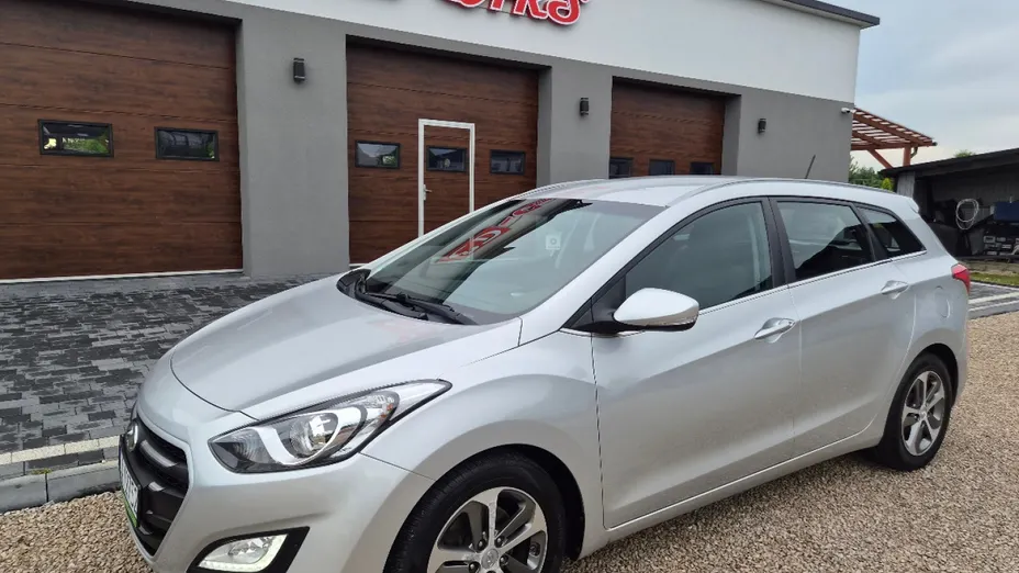 HYUNDAI i30 -
