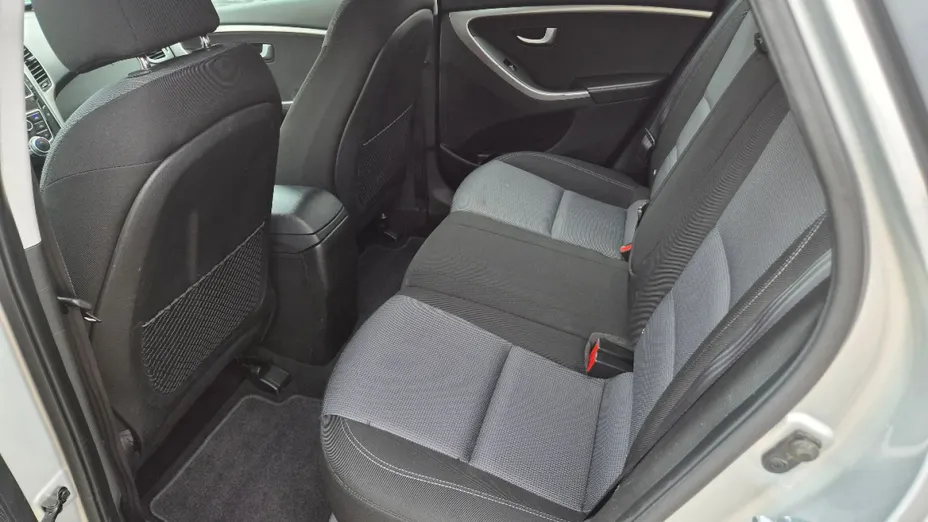 HYUNDAI i30 -