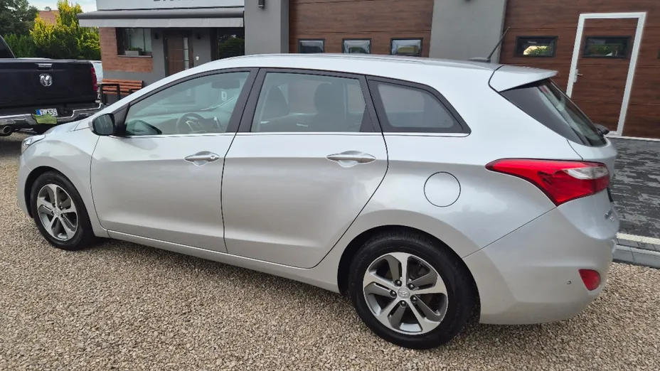 HYUNDAI i30 -