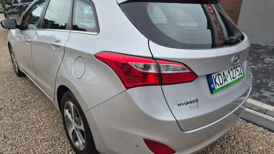 HYUNDAI i30 -