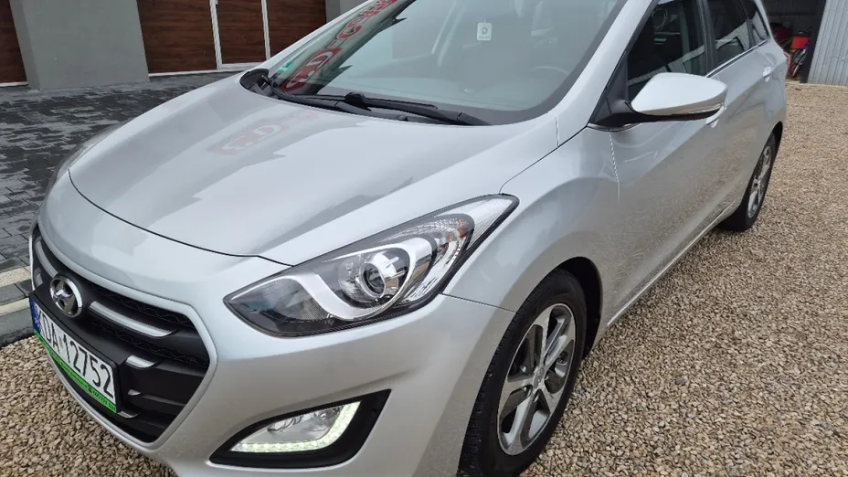 HYUNDAI i30 -