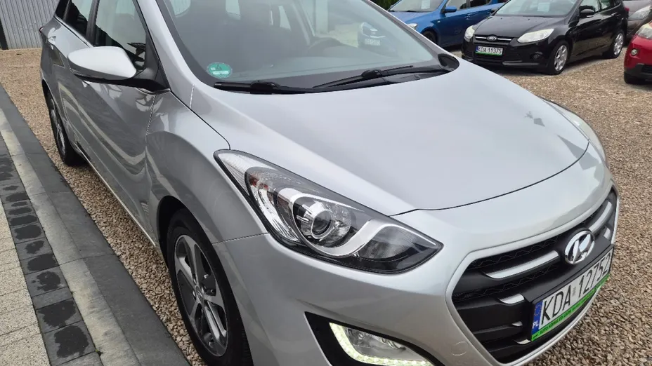 HYUNDAI i30 -