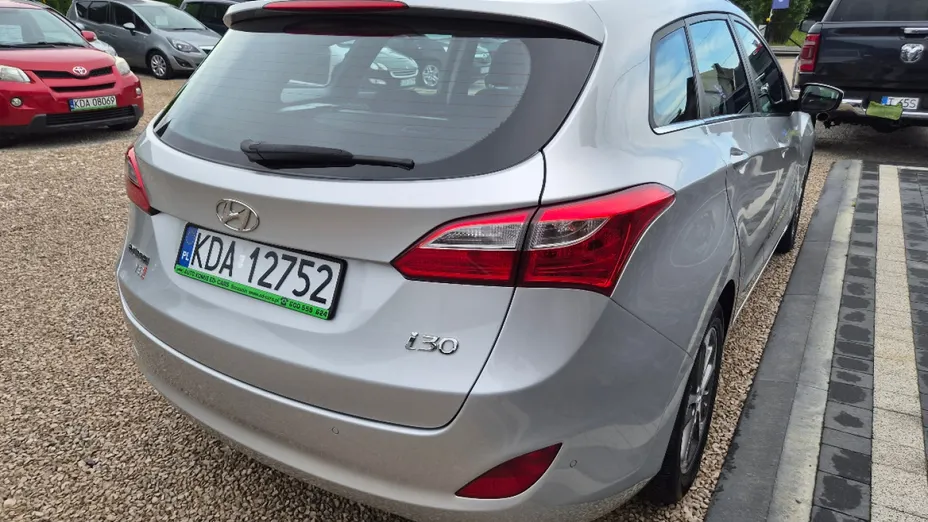 HYUNDAI i30 -