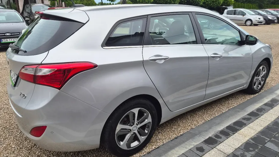 HYUNDAI i30 -