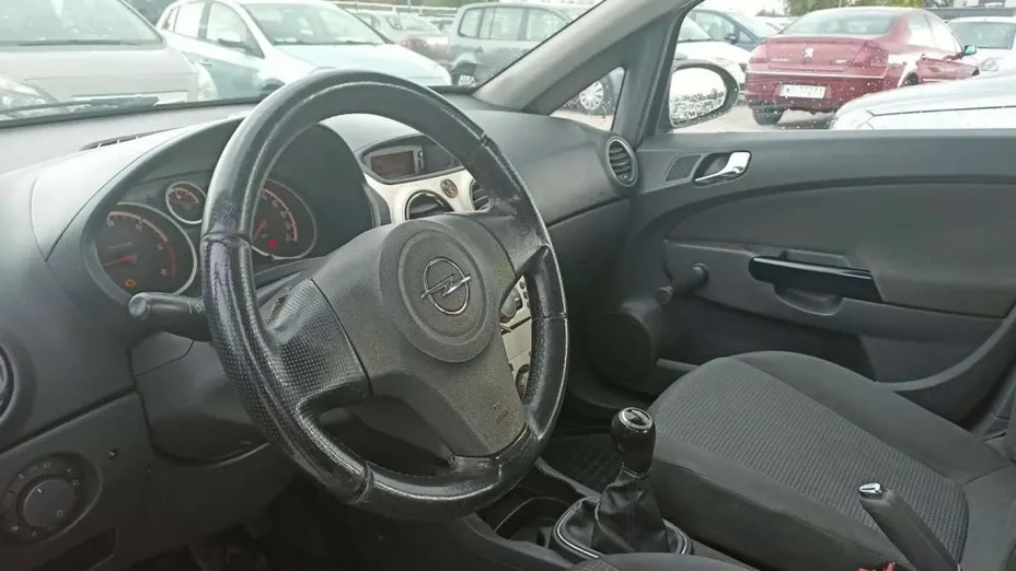 OPEL Corsa -