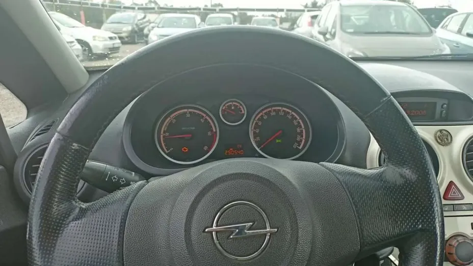 OPEL Corsa -