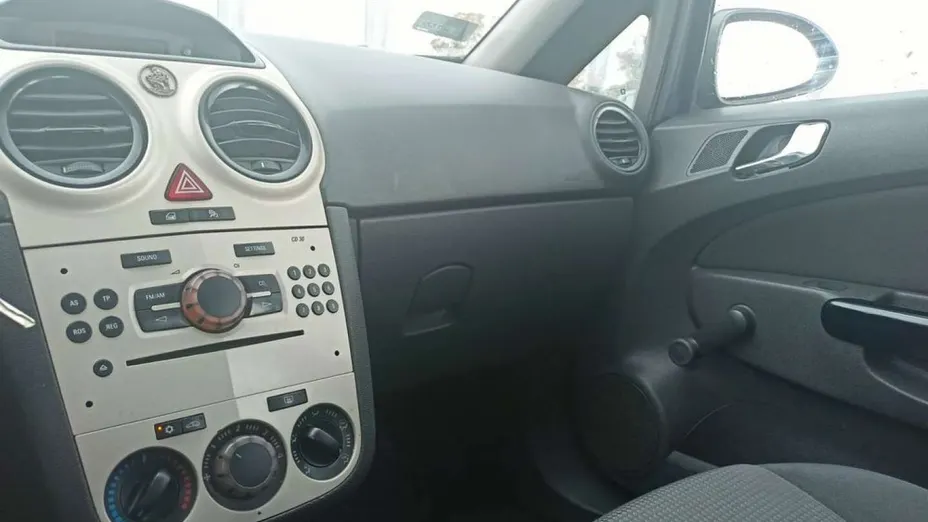 OPEL Corsa -