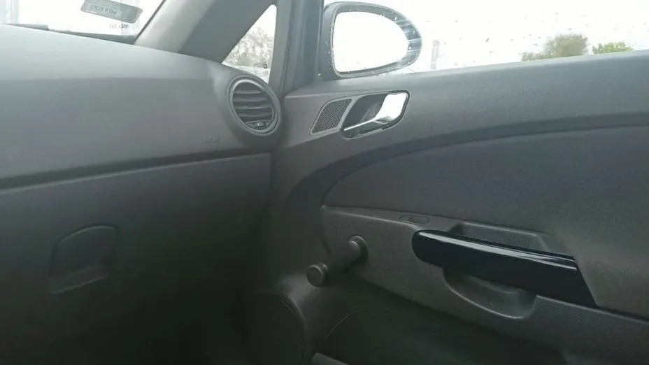 OPEL Corsa -