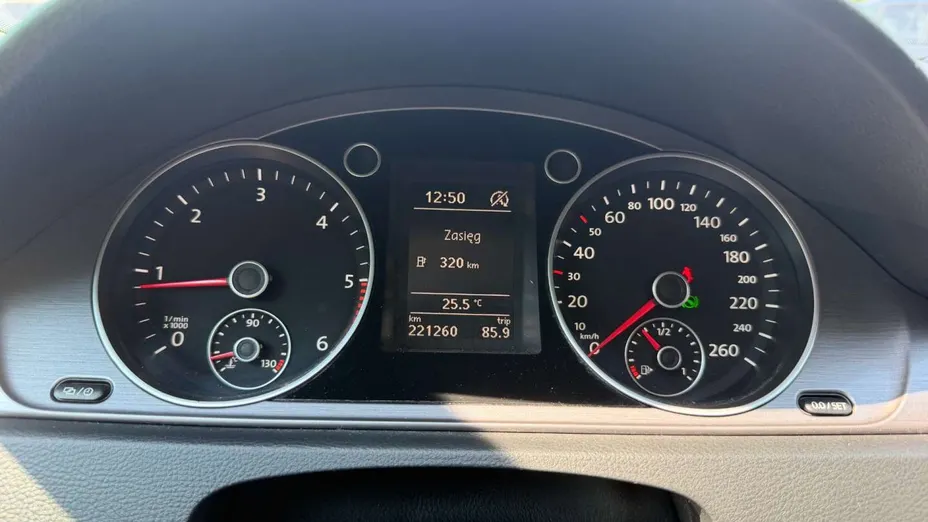VOLKSWAGEN Passat -