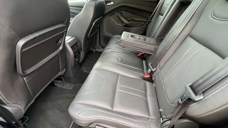 FORD Kuga -