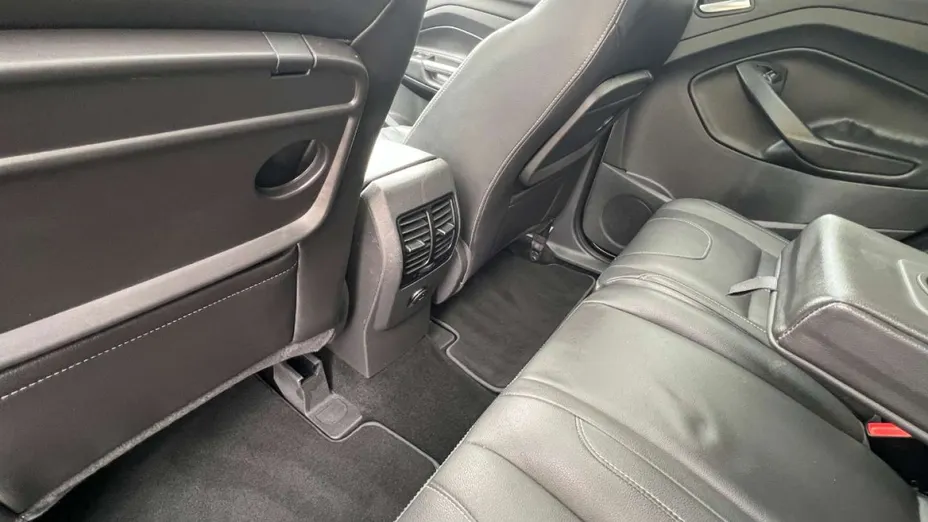 FORD Kuga -