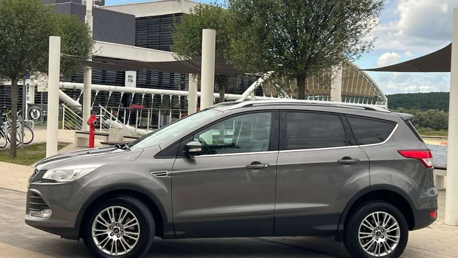 FORD Kuga -