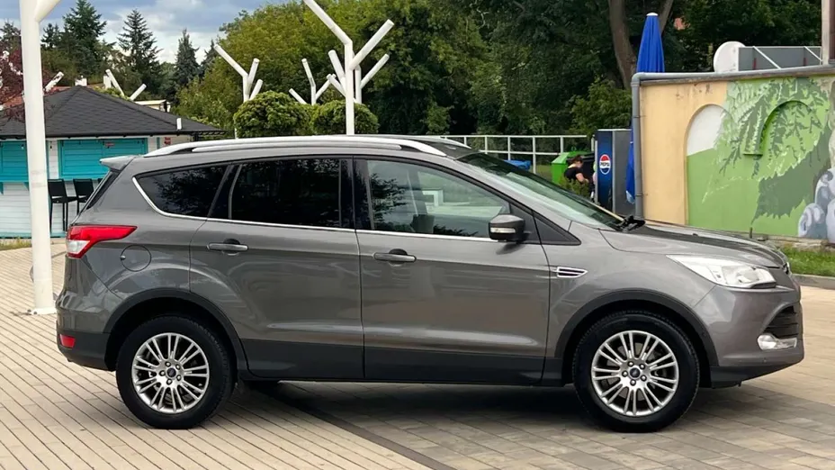 FORD Kuga -