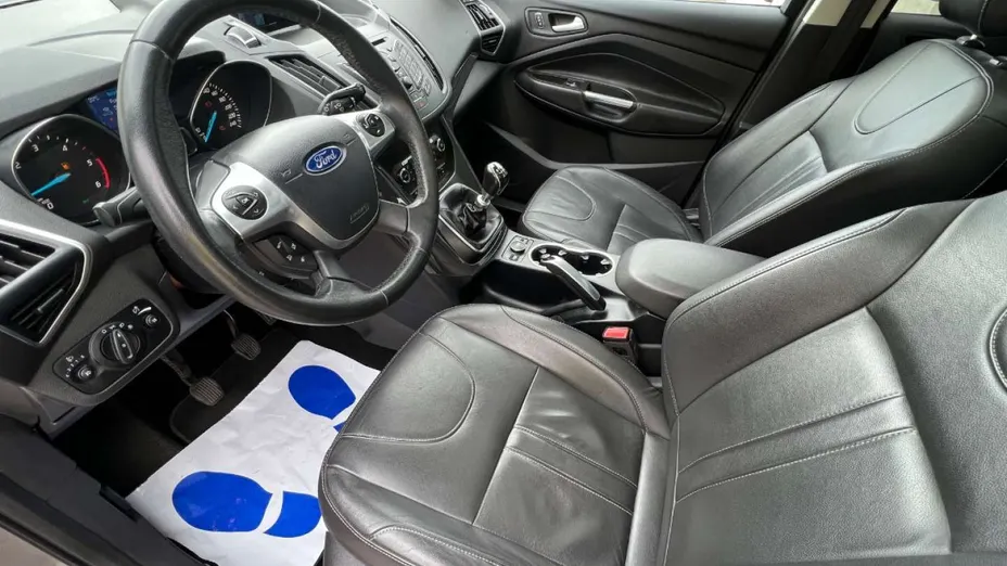 FORD Kuga -