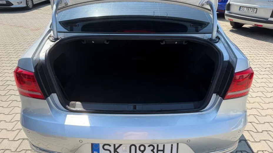 VOLKSWAGEN Passat -