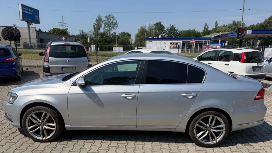 VOLKSWAGEN Passat -