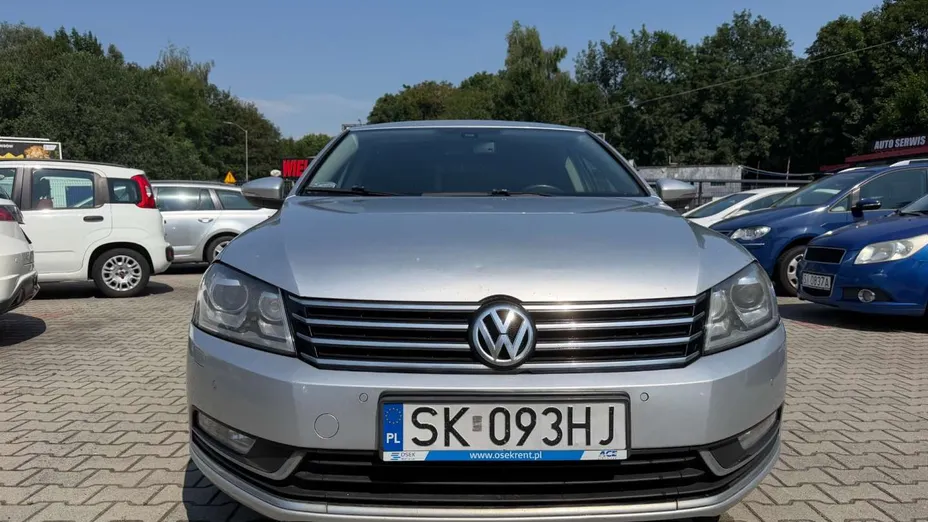 VOLKSWAGEN Passat -
