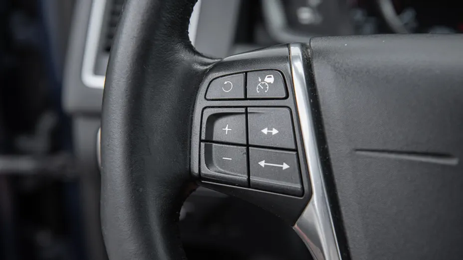 VOLVO XC60 -