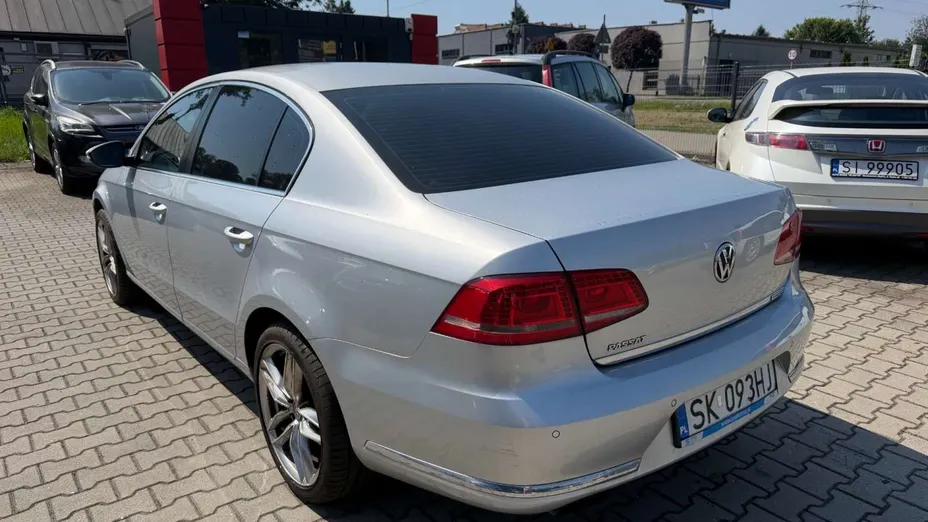 VOLKSWAGEN Passat -