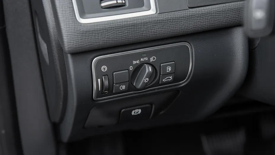 VOLVO XC60 -