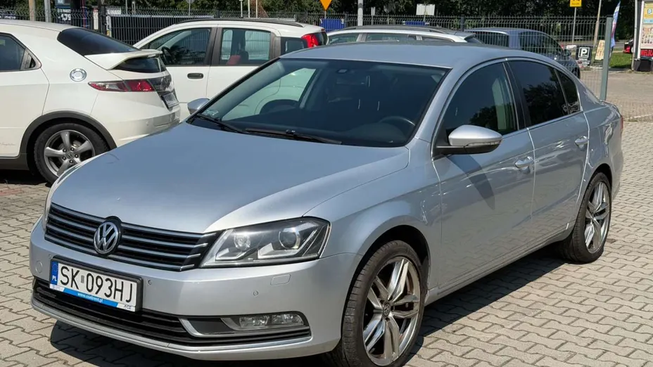 VOLKSWAGEN Passat -