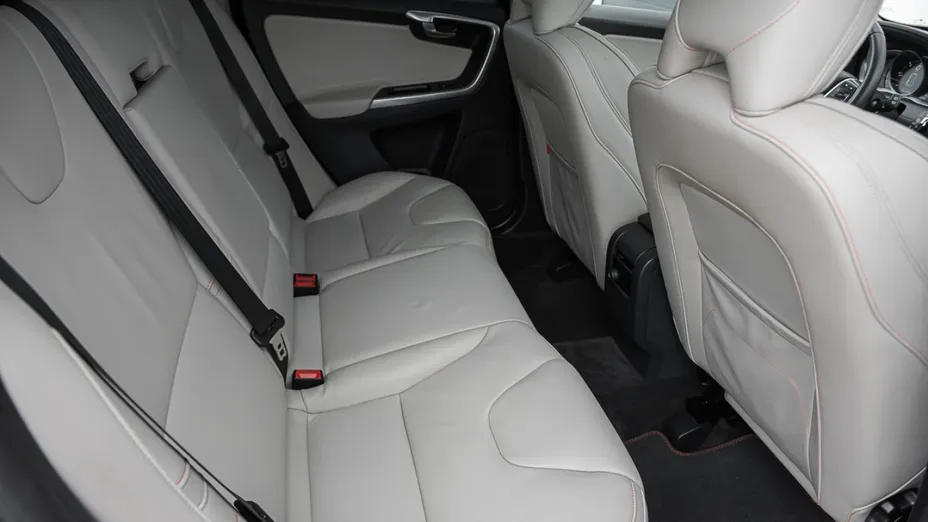 VOLVO XC60 -