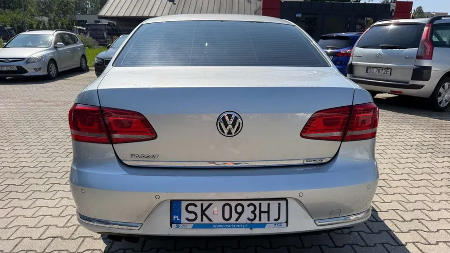 VOLKSWAGEN Passat -